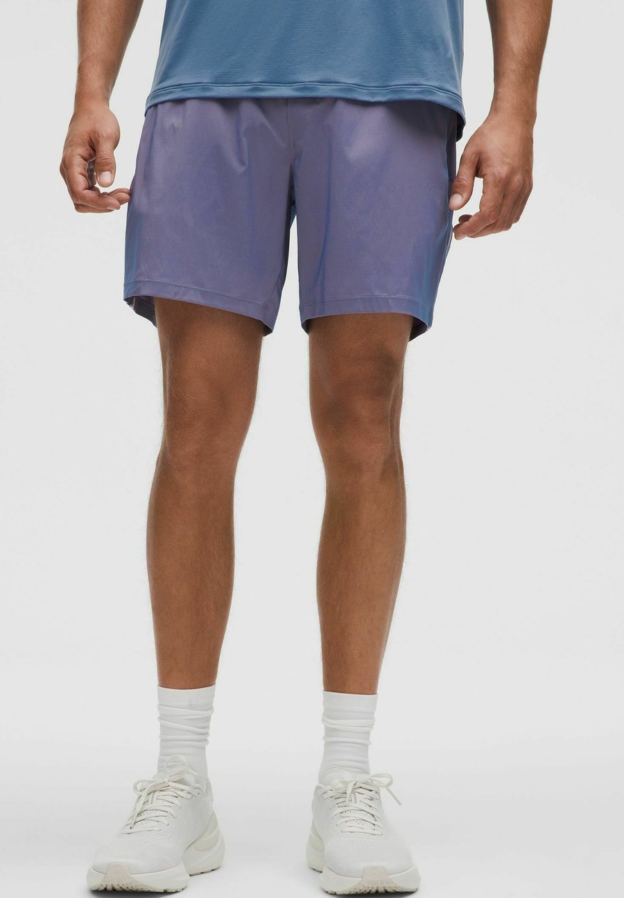 

Спортивные шорты lululemon PACE BREAKER LINERLESS IRIDESCENT 18CM, Kayak Blue/Coral Kiss/Blue