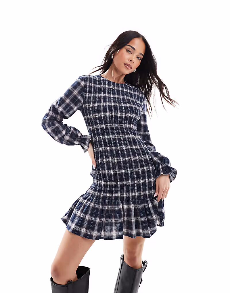 

Платье-мини Stradivarius в клетку с жатым узором