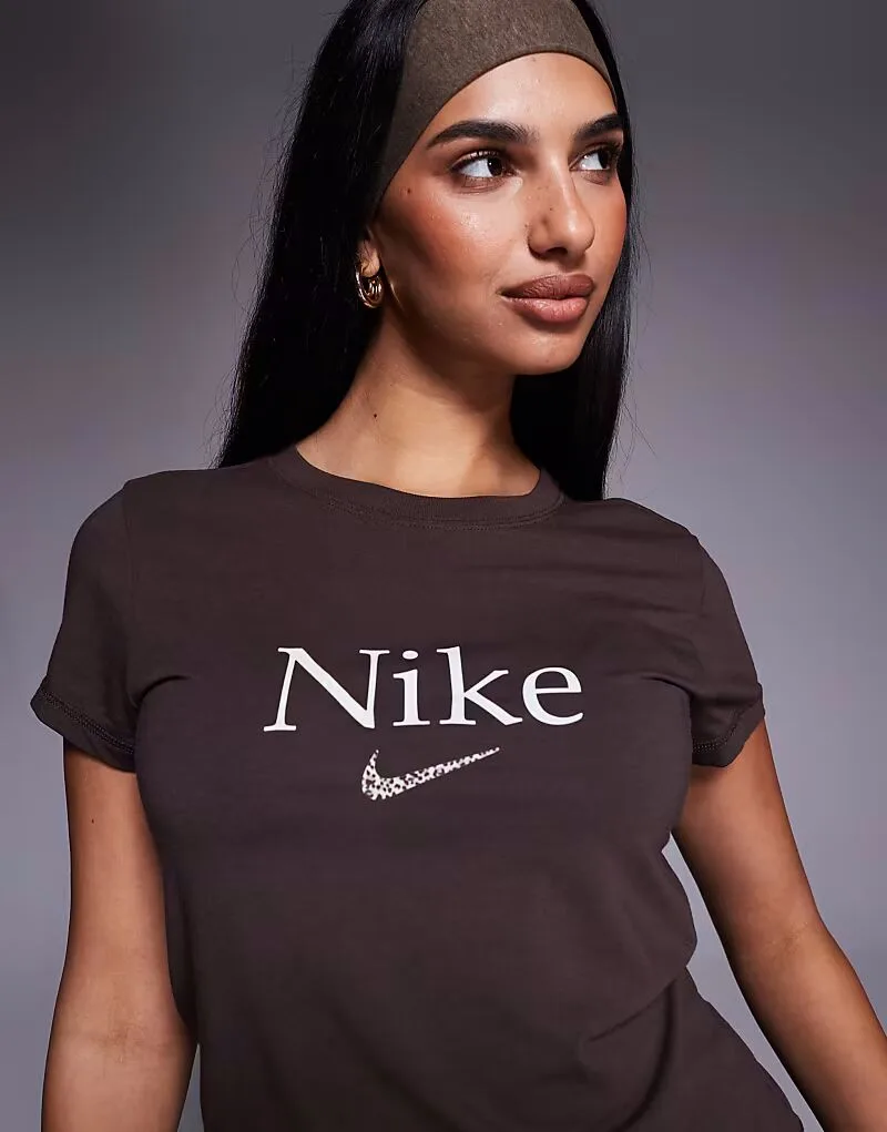 Футболка Nike Chill с графическим логотипом коричневого цвета — фото 4