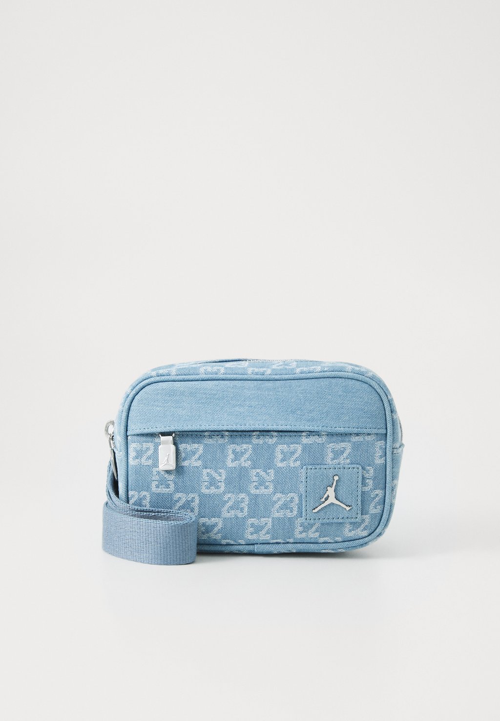 

Сумка через плечо MONOGRAM CAMERA BAG Jordan, цвет Bleached Denim