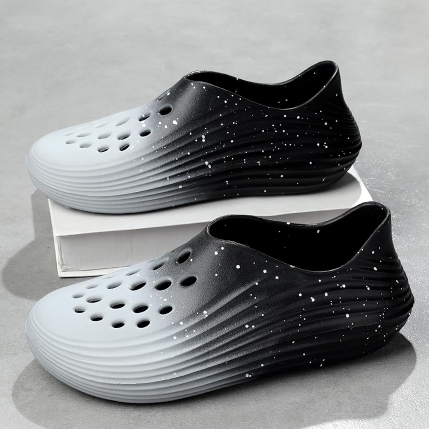 Кроссовки Foam Runner для мужчин и женщин, без шнурков, с вырезами, в стиле Foam Runner, легкие, долговечные, из EVA, дышащие, мягкие тапочки-облака для мужчин и женщин Inkuil, черный/серый — фото 2