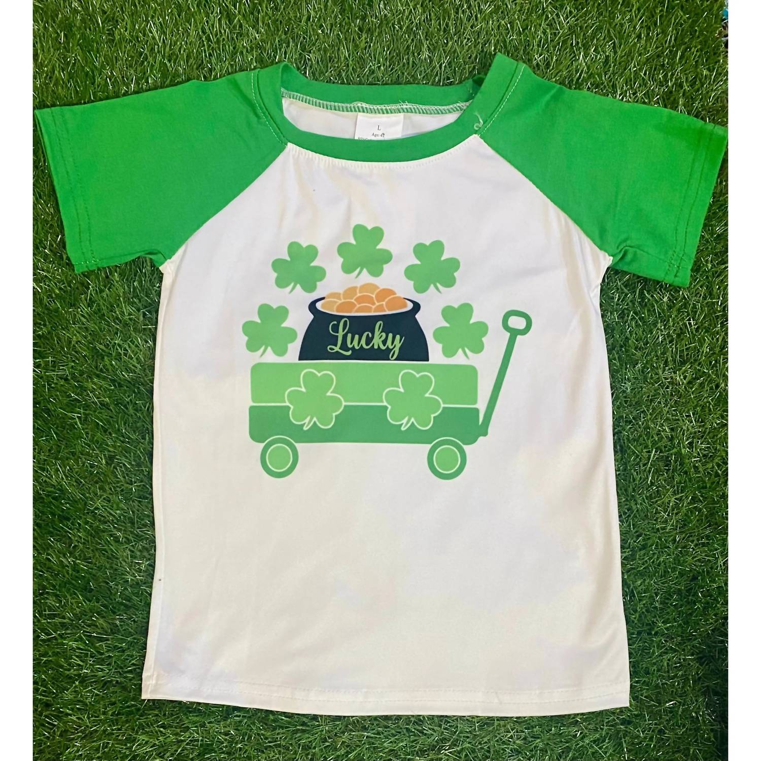 

Детская футболка Lucky Wagon St. Patrick's в бело-зеленом цвете KIDSCHARM