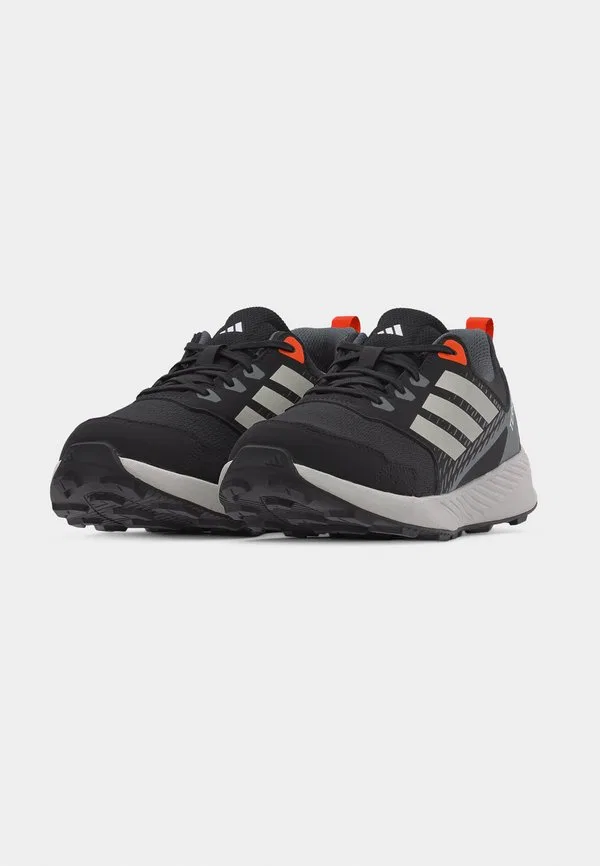 Походные ботинки tracefinder Adidas Terrex, Core Black/Grey One/Semi Impact Orange — фото 3