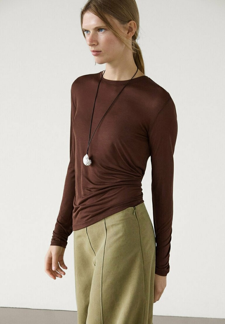 

Рубашка с длинным рукавом LIGHTWEIGHT Massimo Dutti, коричневый