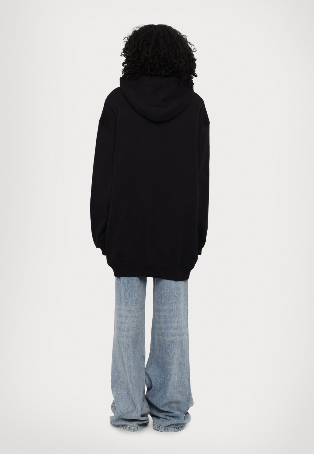

Толстовка SWAN CHAIN STRASS Versace Jeans Couture, черный