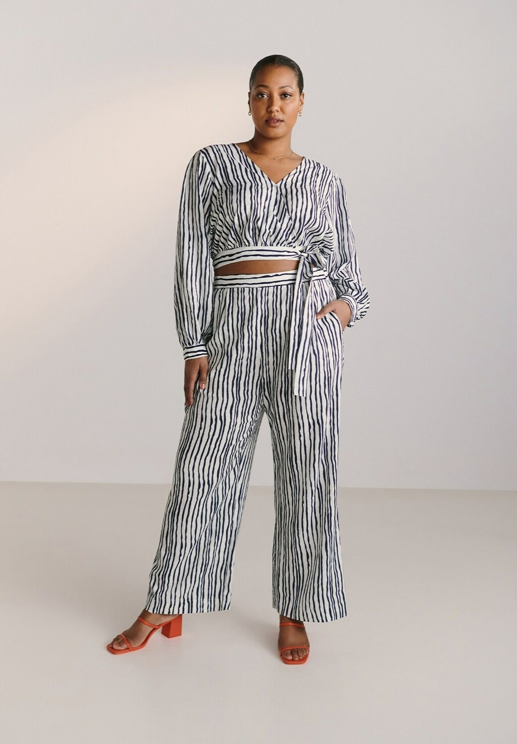 

Брюки CLAIRE Guido Maria Kretschmer Curvy Collection, бежевый