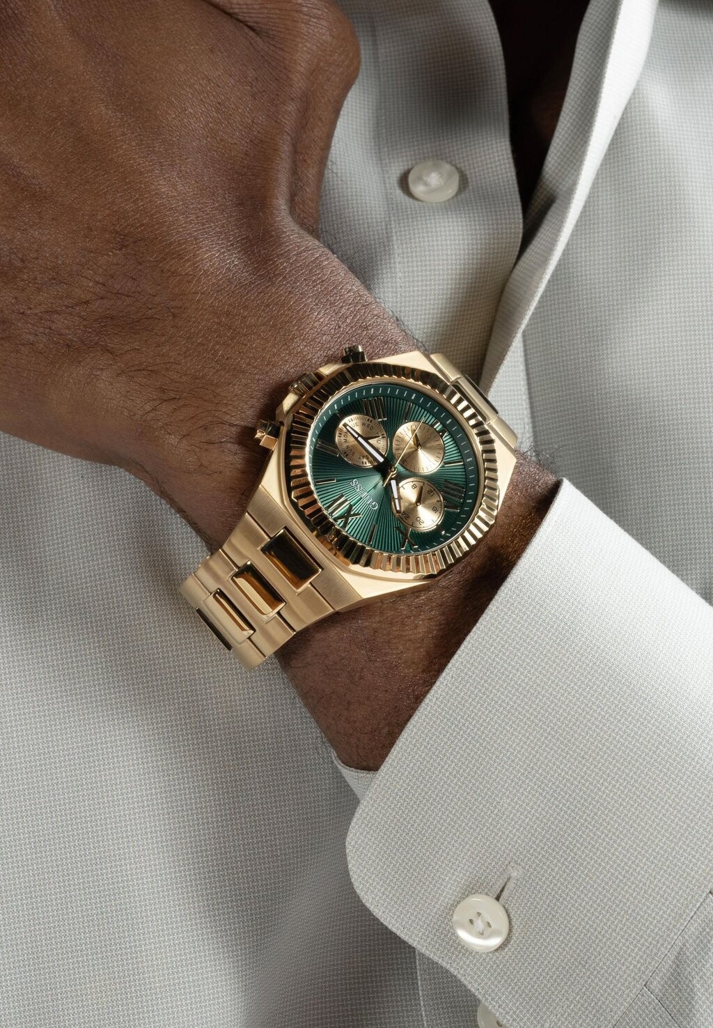

Хронограф EQUITY Guess, цвет gold tone