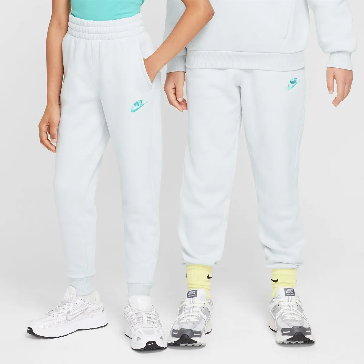 

Спортивная одежда Club Флисовые детские брюки Nike, серый