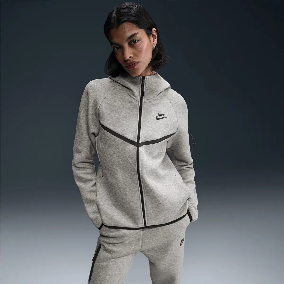 

Женская толстовка Tech Fleece WR Nike, серый
