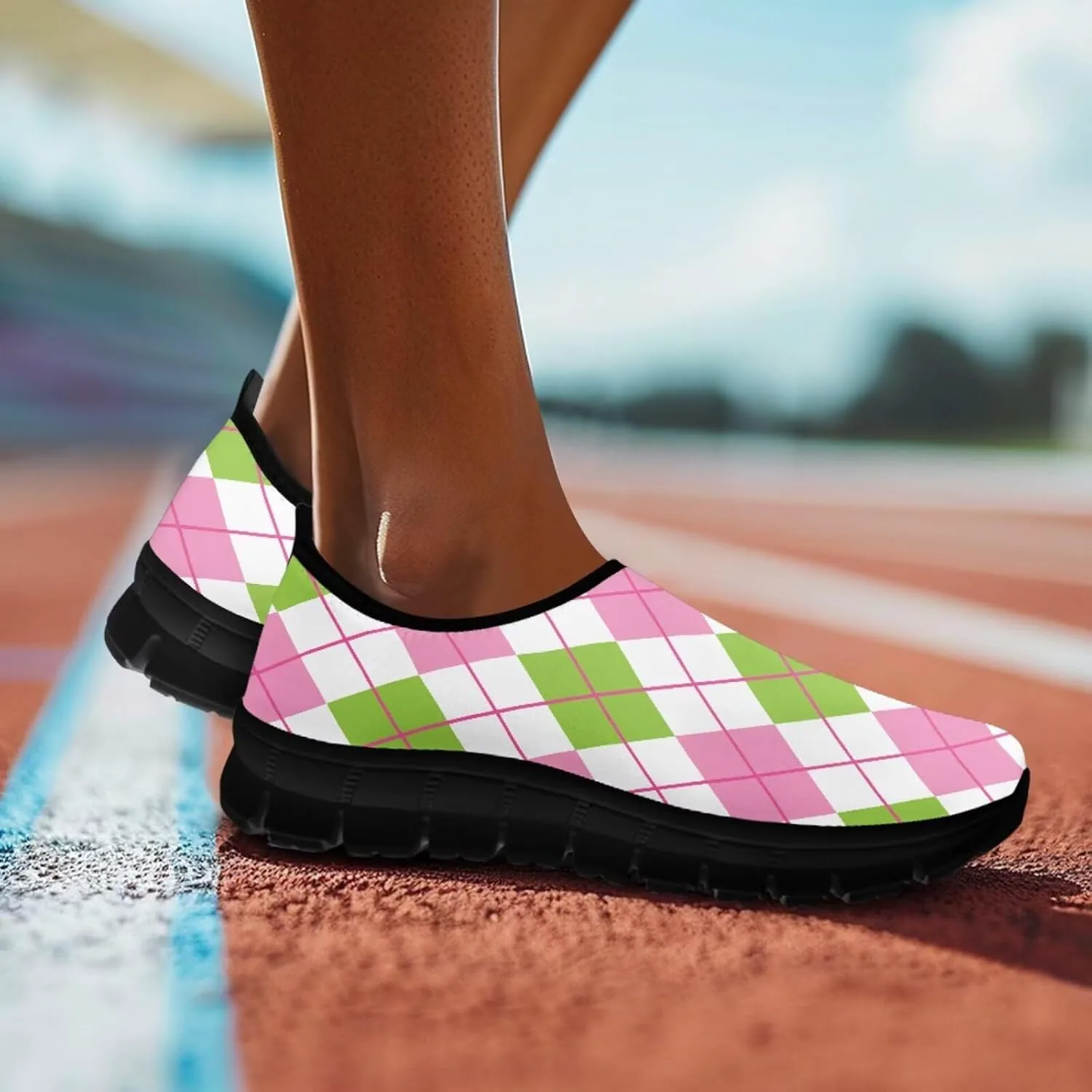 Женские кроссовки Howilath Slip on, дышащие повседневные лоферы для бега, удобная обувь без шнурков с противоскользящей подошвой — фото 2