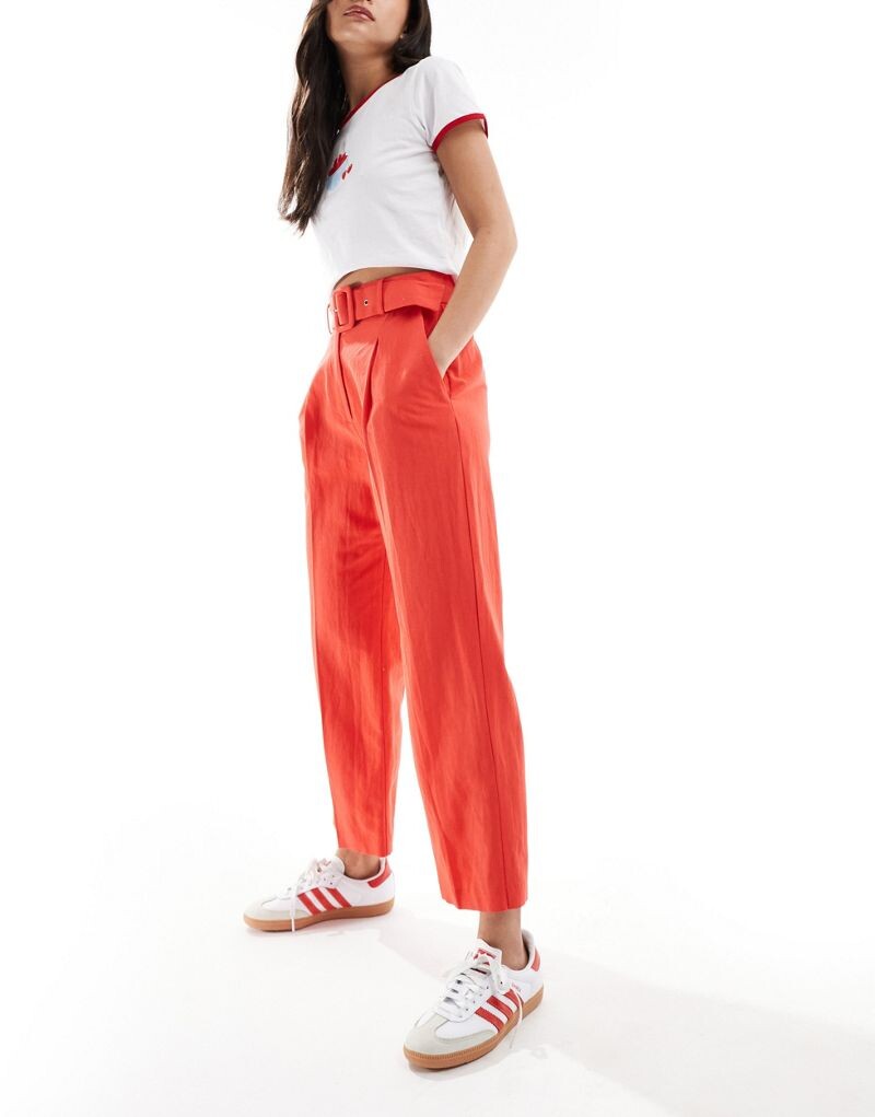 

Красные льняные брюки строгого кроя с поясом ASOS DESIGN