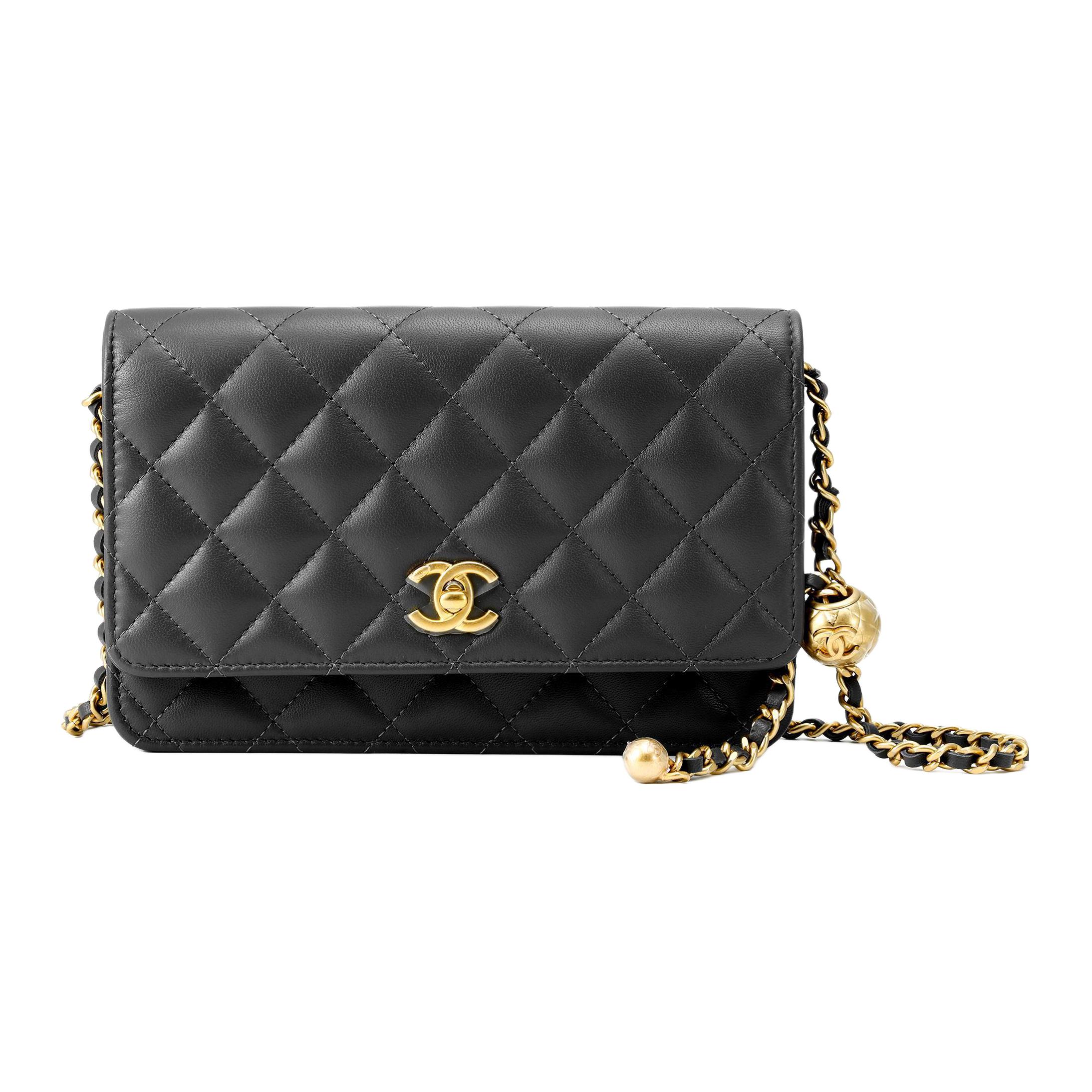 

Жемчужный ремешок с регулируемой лямкой Woc черный AP1450 CHANEL