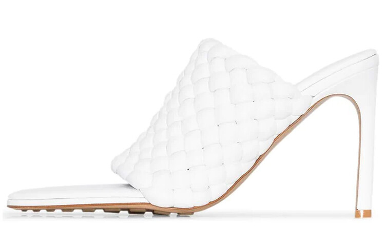 Шлепанцы женские белые Bottega Veneta
