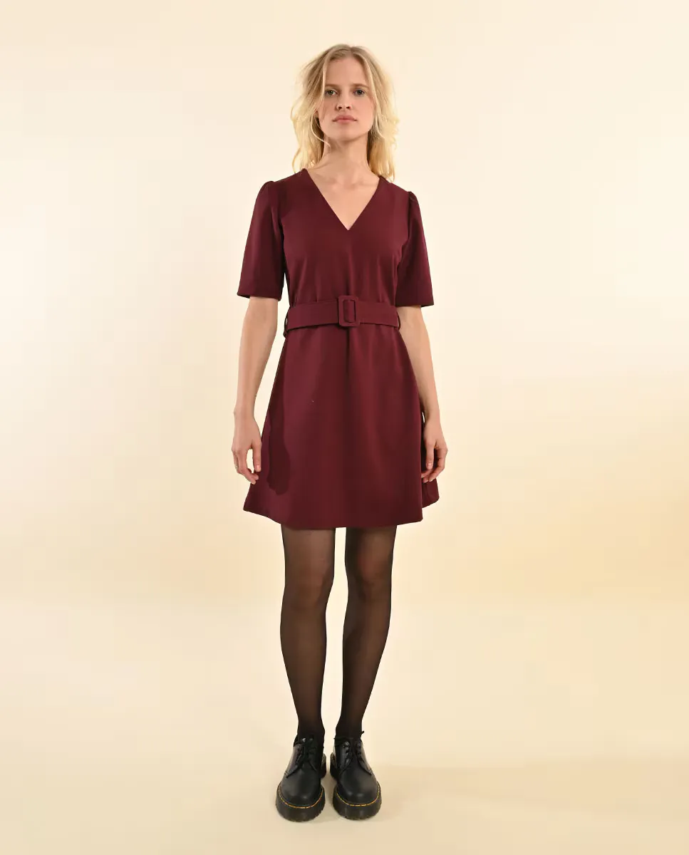 

Платье с короткими рукавами и поясом Molly Bracken, бордовый