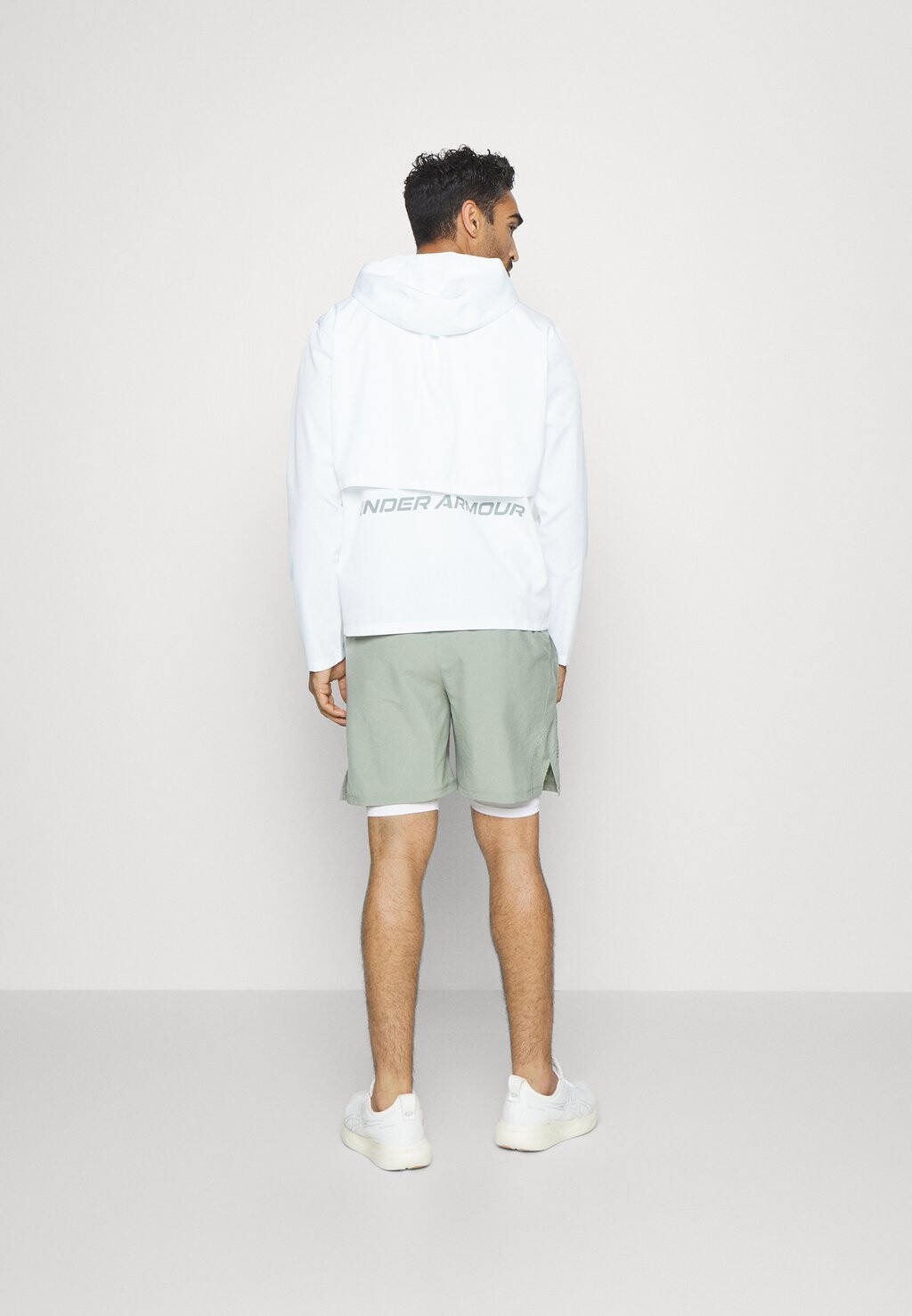 

Спортивная куртка STORM RUN Under Armour, белый/сталь/светоотражающий
