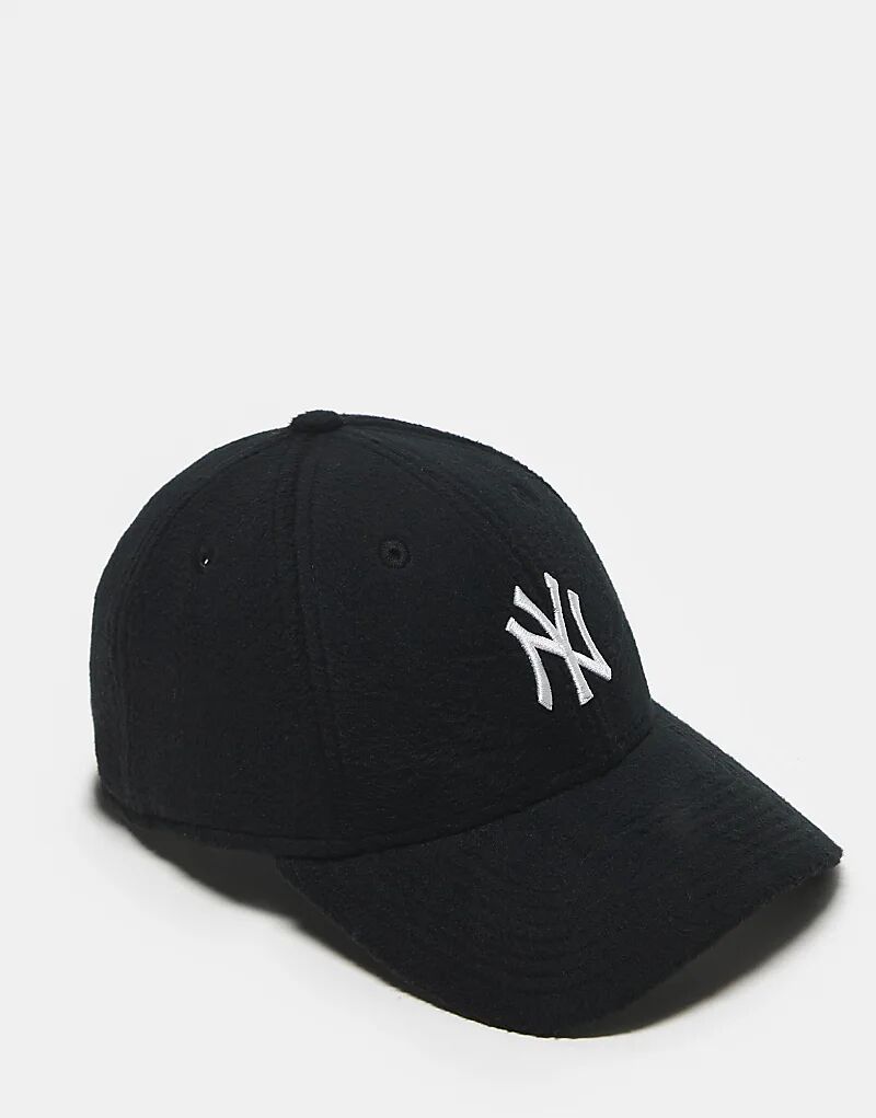 

Черная уютная кепка NY Yankees 9forty New Era