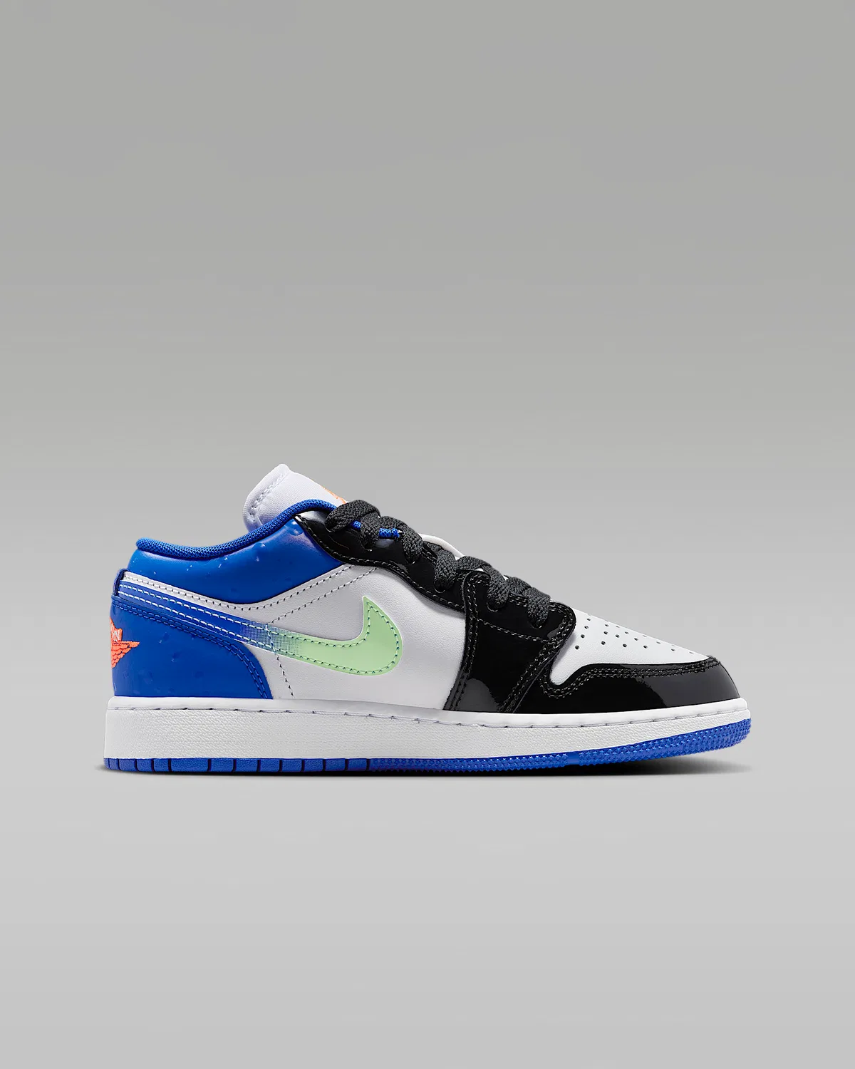 Кроссовки Big Kids' Air Jordan 1 Low SE, Game Royal/Black/Black/Bright Mango — фото 3