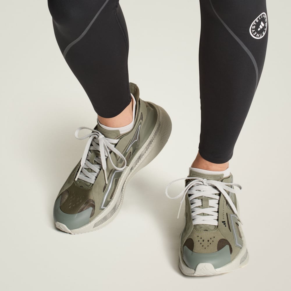 Кроссовки Adidas by Stella McCartney Ultraboost 5 Shoes, цвет Legacy Green/Willow Grey/Glory Green — фото 3