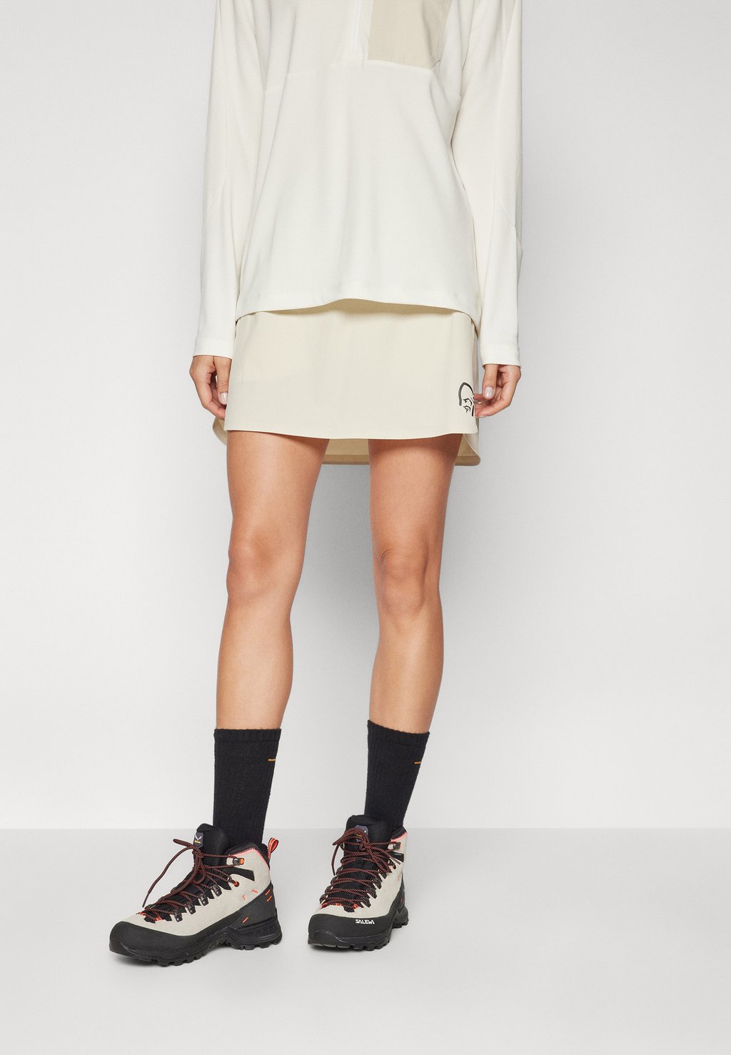 

Спортивная юбка SENJA FLEX SKIRT Norrøna, бежевый