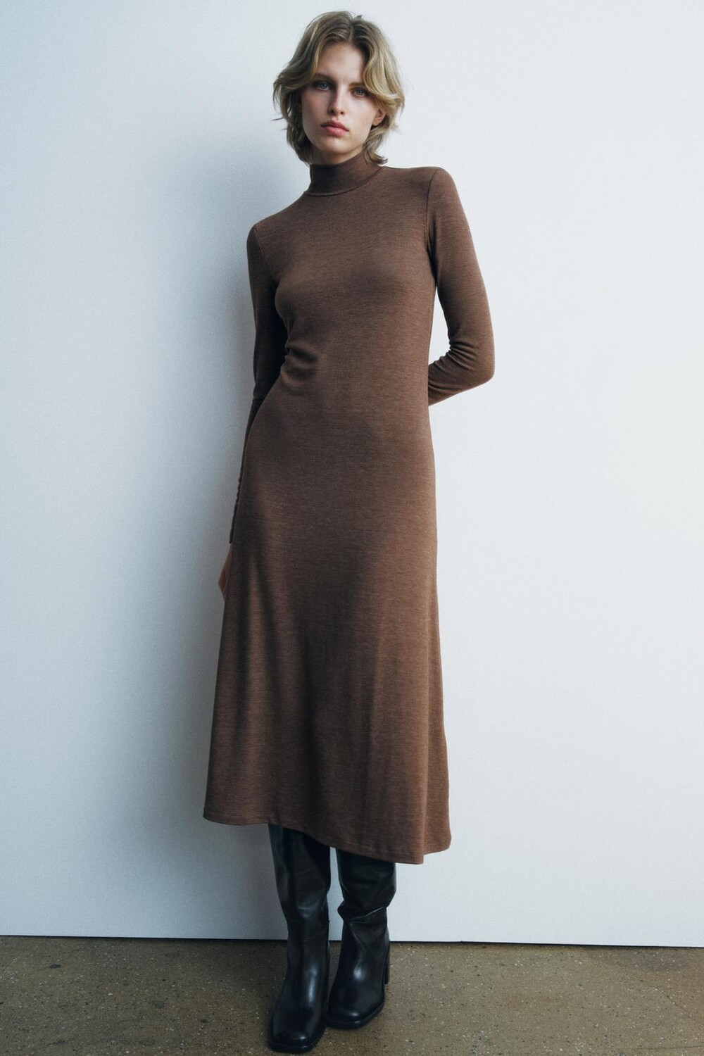 

Мягкое миди платье ZARA, цвет mink brown
