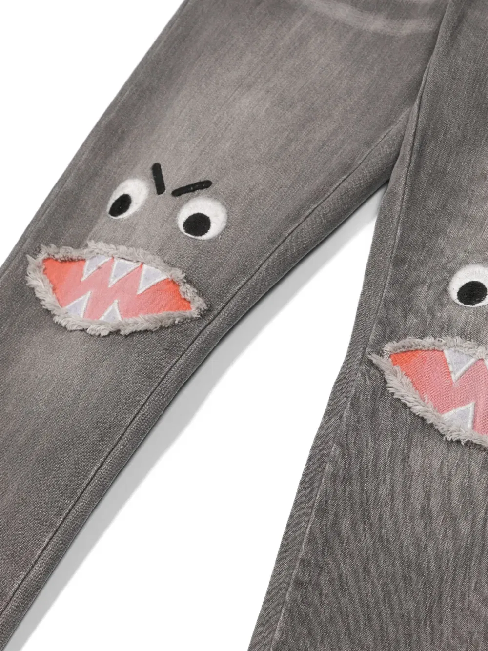 Узкие джинсы с изображением акульей морды Stella Mccartney Kids, серый — фото 3