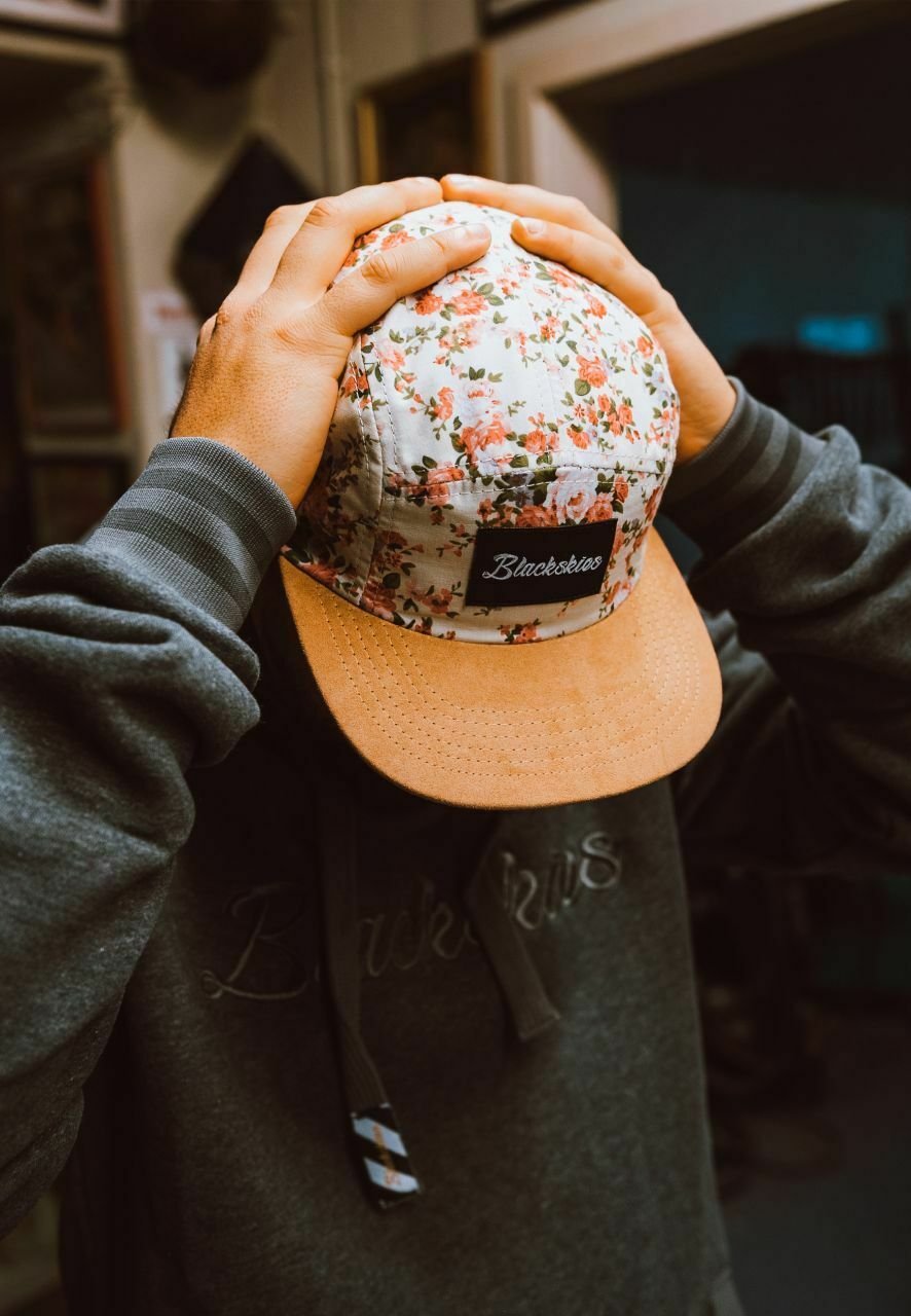 

Бейсболка FLORALE 5 PANEL Blackskies, цвет sakura