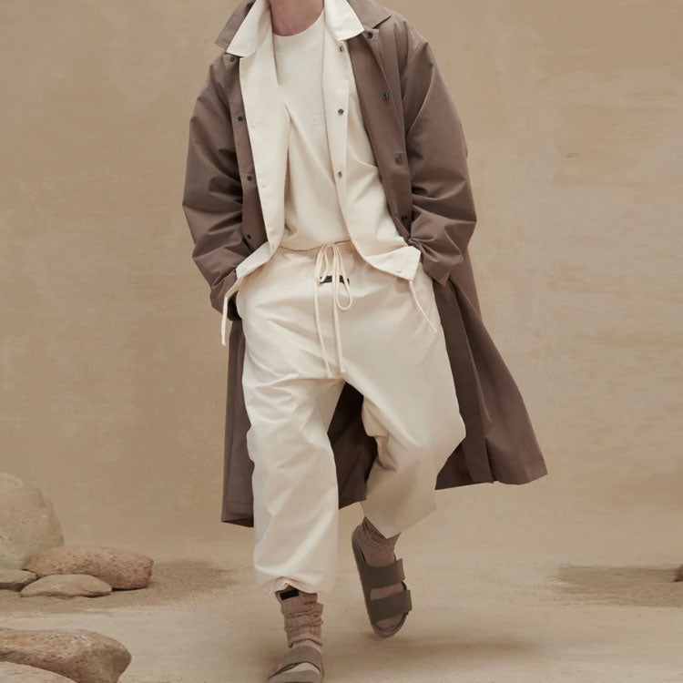 Футболка Fear of God Essentials FW22 Tee 'Egg Shell' FOG-FW22-820, белый — фото 4