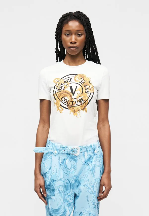 

Футболка с принтом в виде волн эмблемы Versace Jeans Couture, White/Gold-Coloured, Белый, Футболка с принтом в виде волн эмблемы Versace Jeans Couture, White/Gold-Coloured