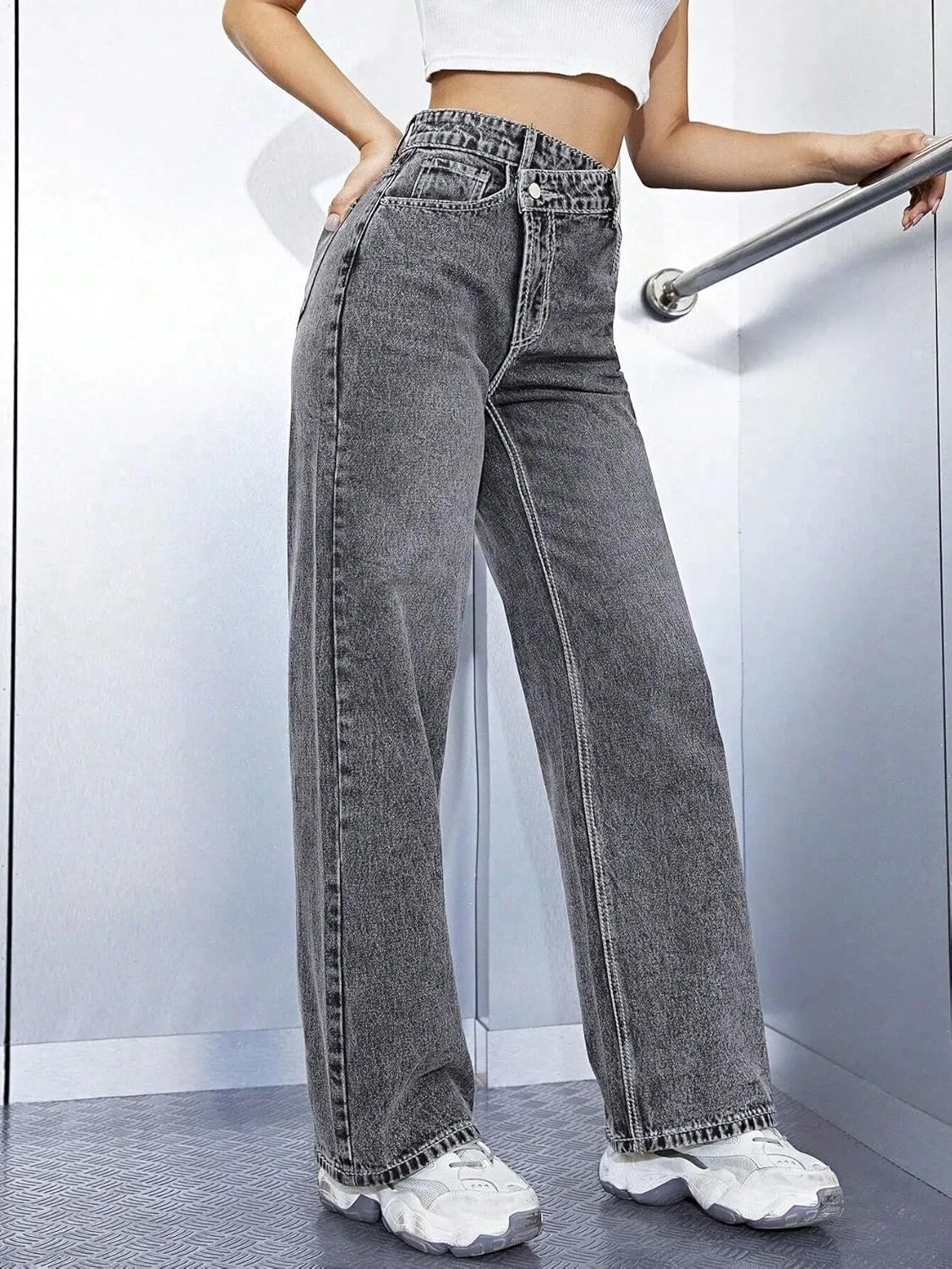 Женские классические джинсы Loose Fit с асимметричным высоким поясом и прямыми штанинами Generic, серый — фото 4