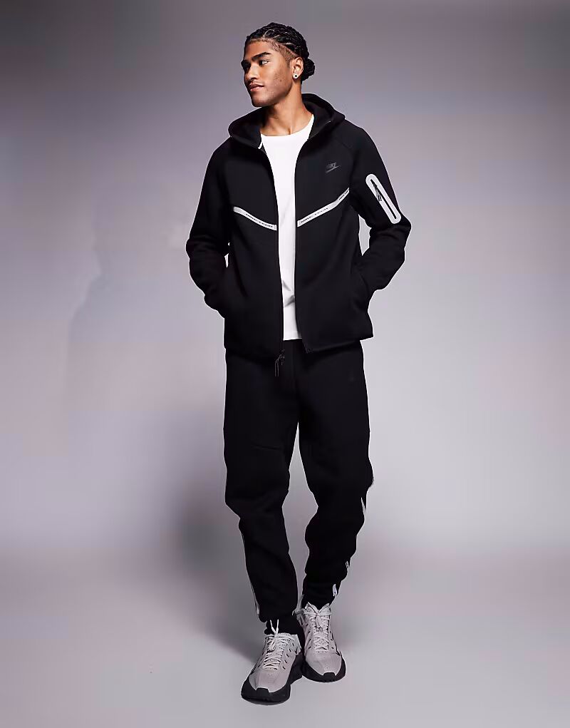 Толстовка с капюшоном Tech Fleece со светоотражающей застежкой-молнией черного цвета Nike — фото 2