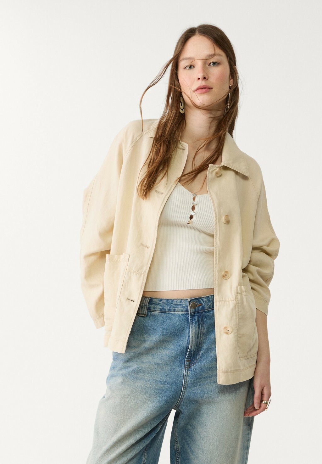 

Легкая куртка Stradivarius, цвет Stone