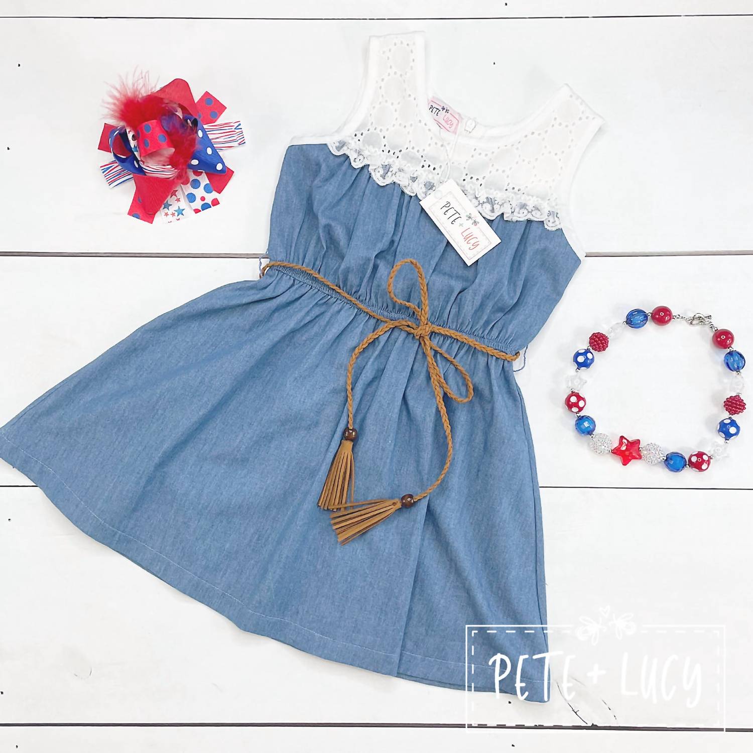 

Платье Americana Girls из шамбре Pete + Lucy, цвет chambray