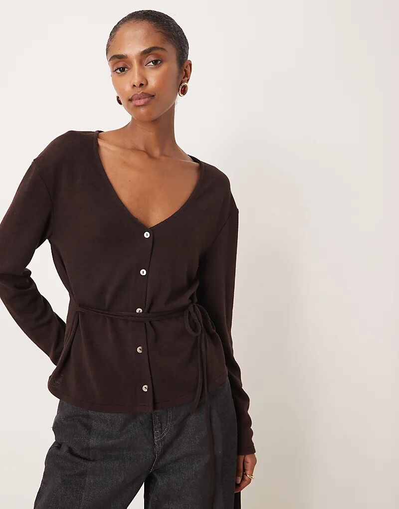 

Тонкий кардиган цвета Mango с поясом шоколадного цвета