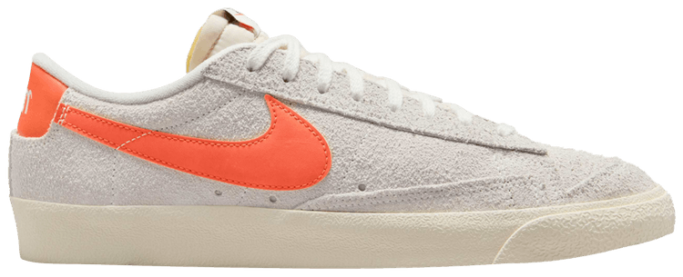 

Кроссовки Nike Blazer Low '77 Premium 'Coconut Milk Safety Orange', кремовый