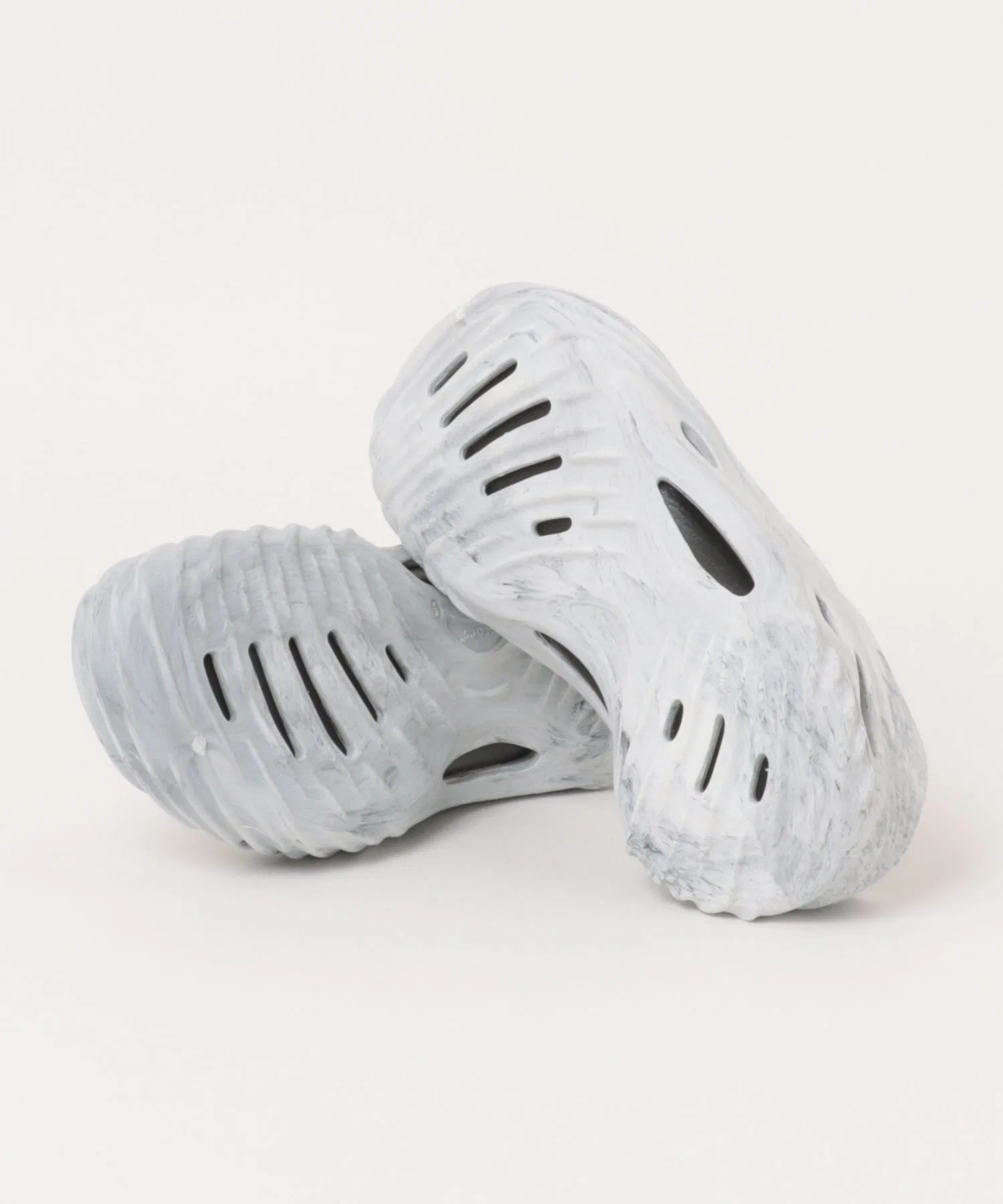 Мужские сандалии Crocs ECHO WATERCOLOR MARBLED WAVE чёрно-белые — фото 3