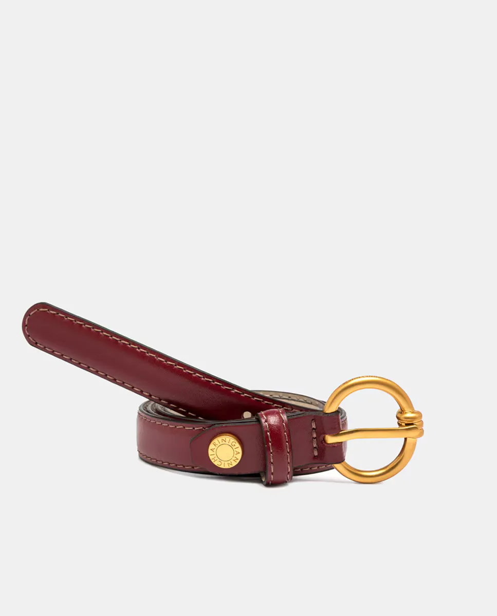 

Ремень Gianni Chiarini с минималистичными линиями Изготовлен из гладкой кожи, бордовый