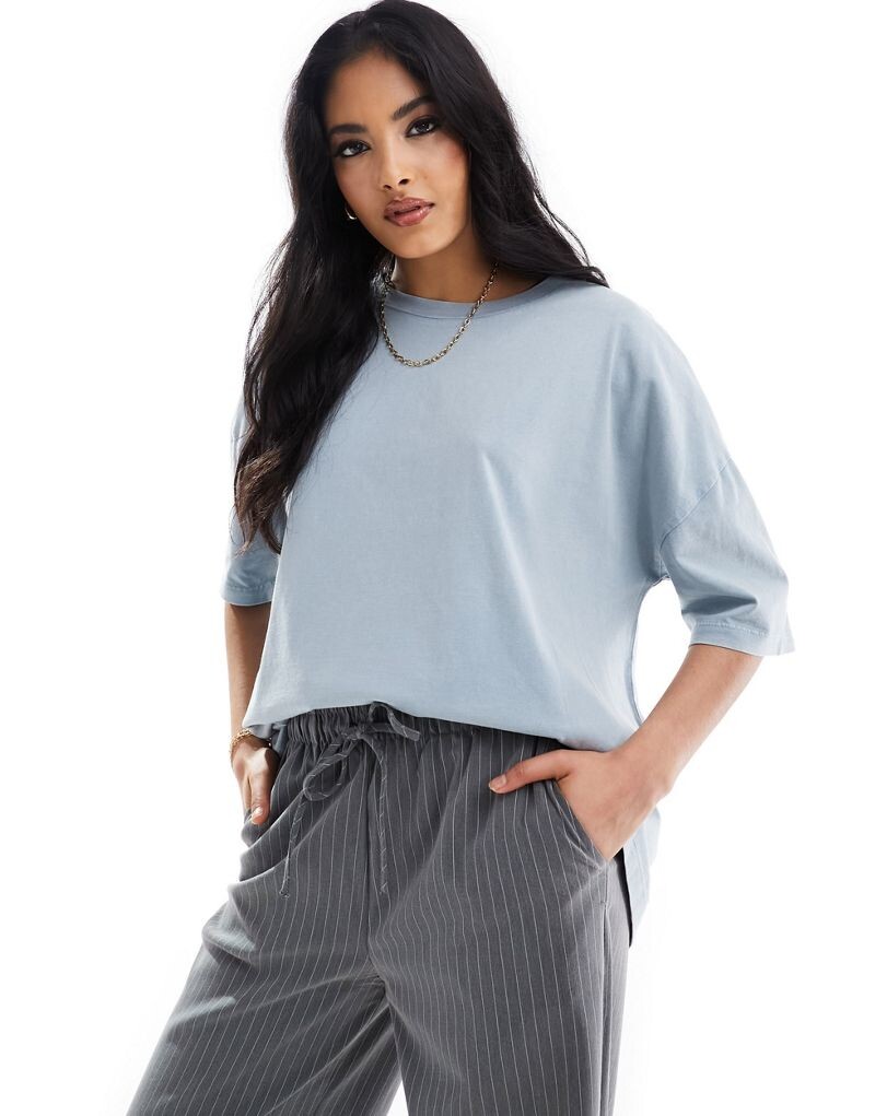 

Выстиранная синяя футболка оверсайз ASOS DESIGN