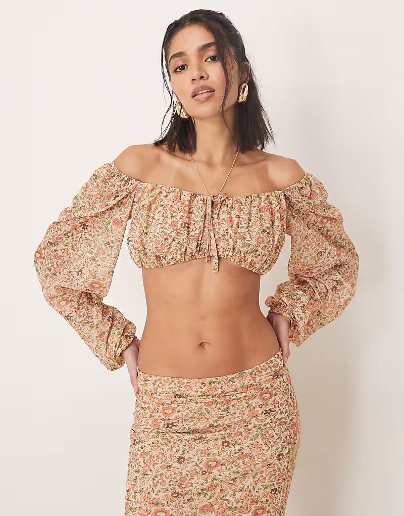 

Укороченный топ-топ с длинными рукавами и цветочным принтом от ASOS DESIGN
