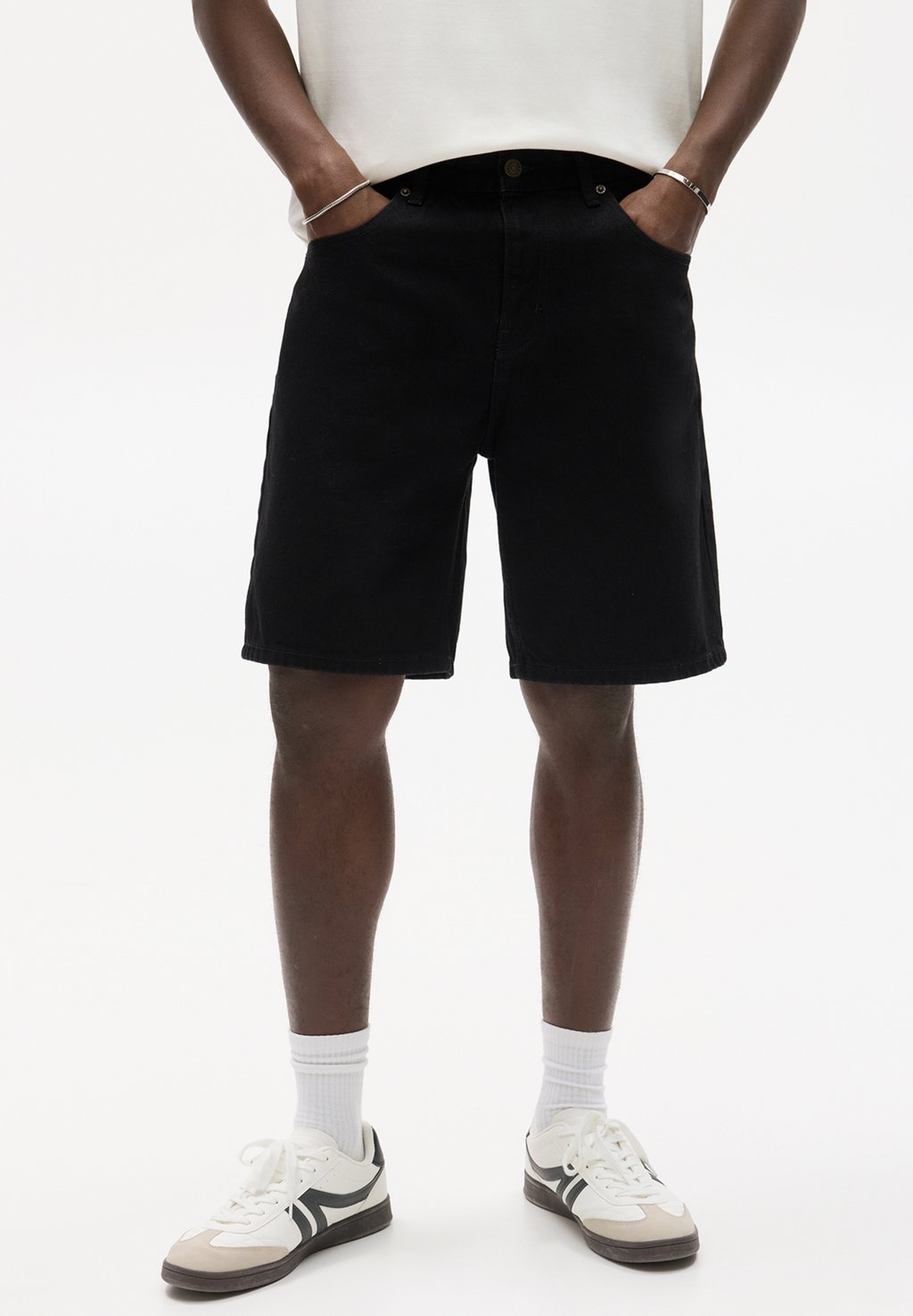 

Джинсовые шорты STANDARD - BERMUDA PULL&BEAR, черный