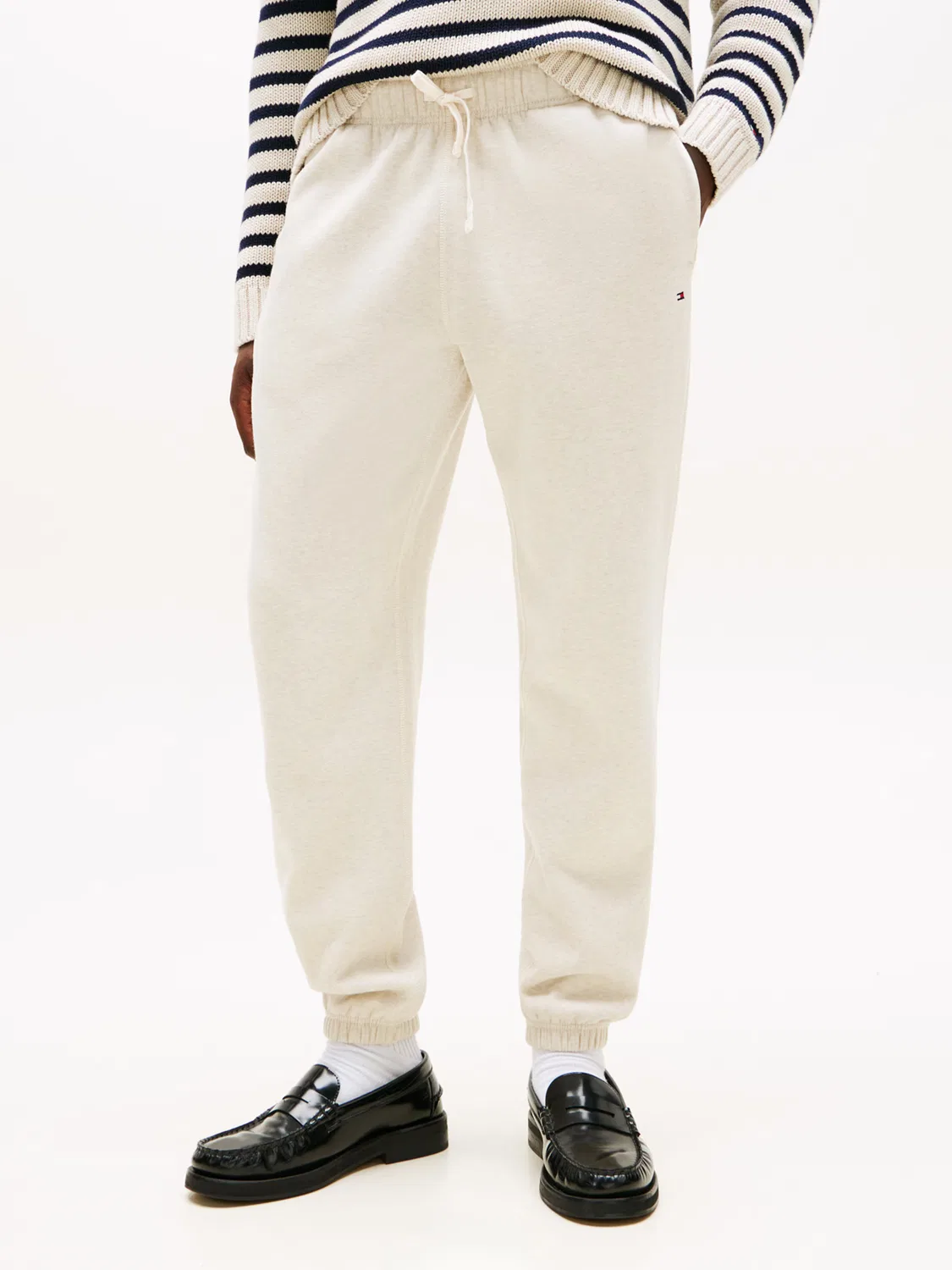 Зауженные брюки - незаменимый элемент гардероба. Tommy Hilfiger, Light Beige — фото 2
