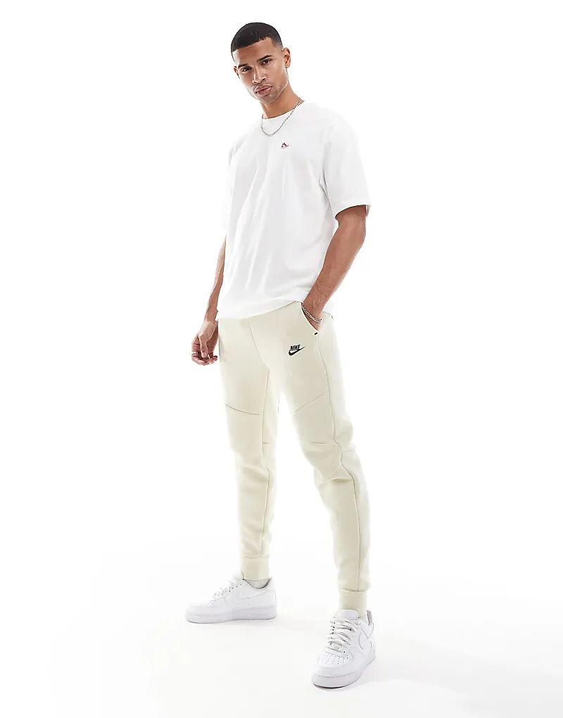 

Джоггеры Tech Fleece бледно-зеленого цвета Nike