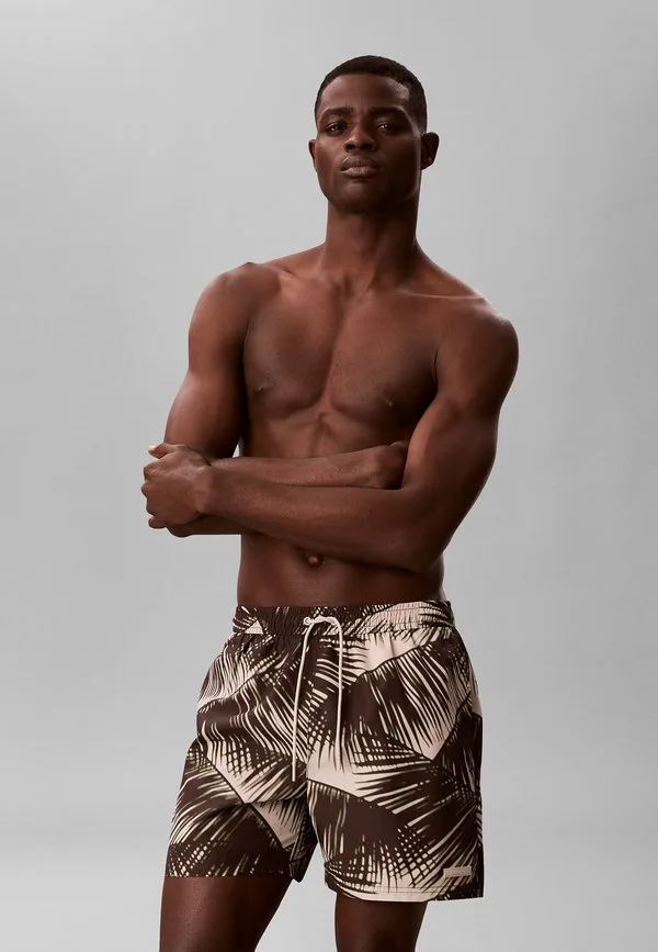 

Плавки средней длины с завязками на поясе, базовые модели. Calvin Klein Swimwear, Adventure Palm Oatmeal, Серый, Плавки средней длины с завязками на поясе, базовые модели. Calvin Klein Swimwear, Adventure Palm Oatmeal