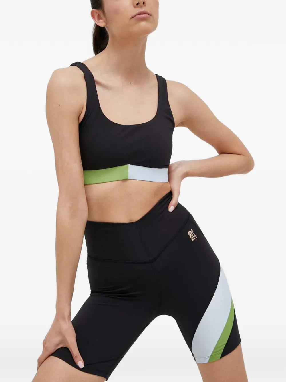 

Спортивный бюстгальтер в стиле колор-блок с логотипом P.E Nation, черный