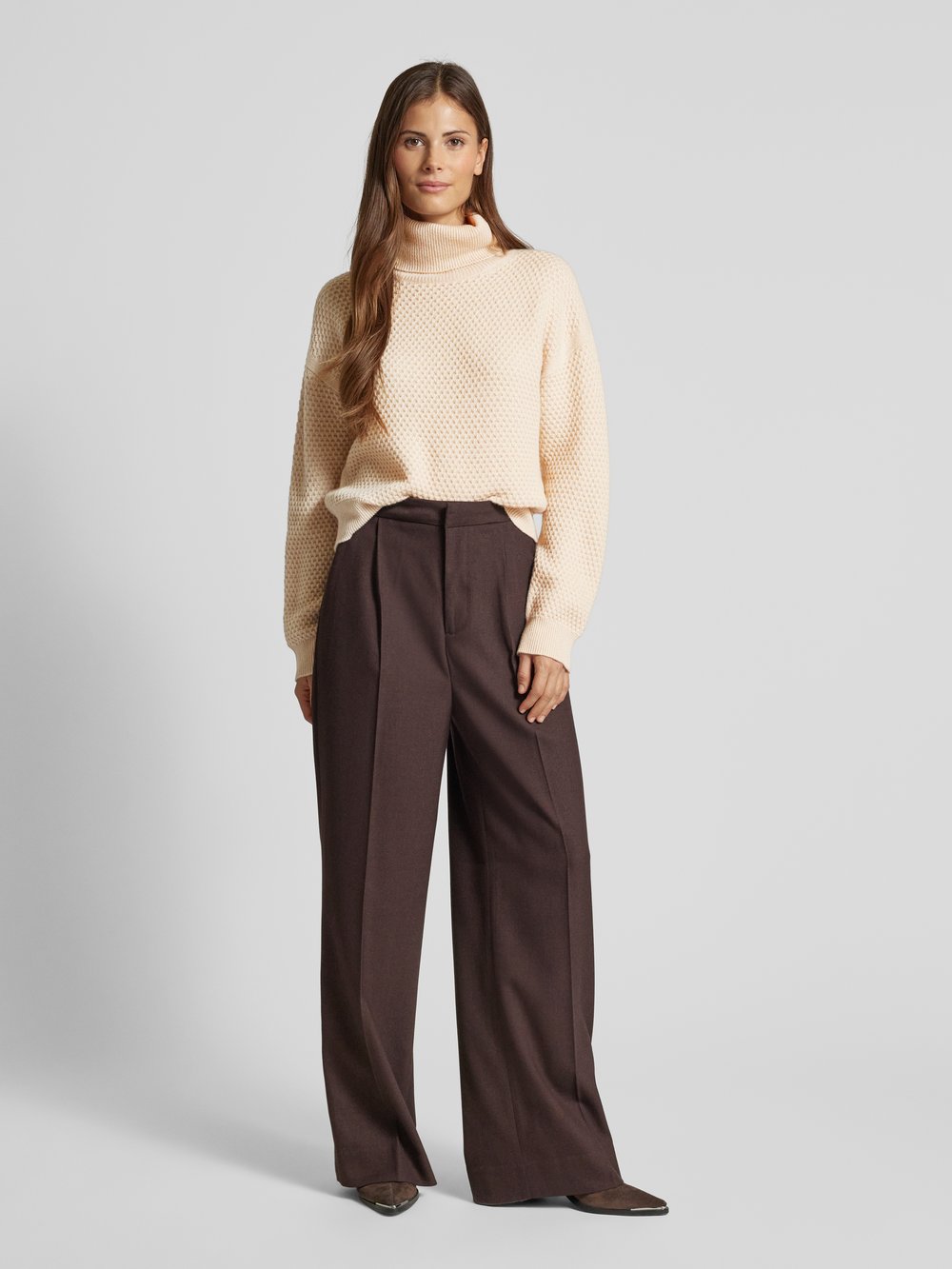

Вязаный свитер с водолазкой модель 'NERO' Max Mara Studio, бежевый