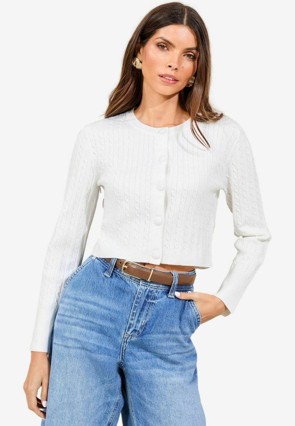 

Кардиган REGULAR FIT - CABLE KNIT BUTTONED SHORT Lipsy, белый
