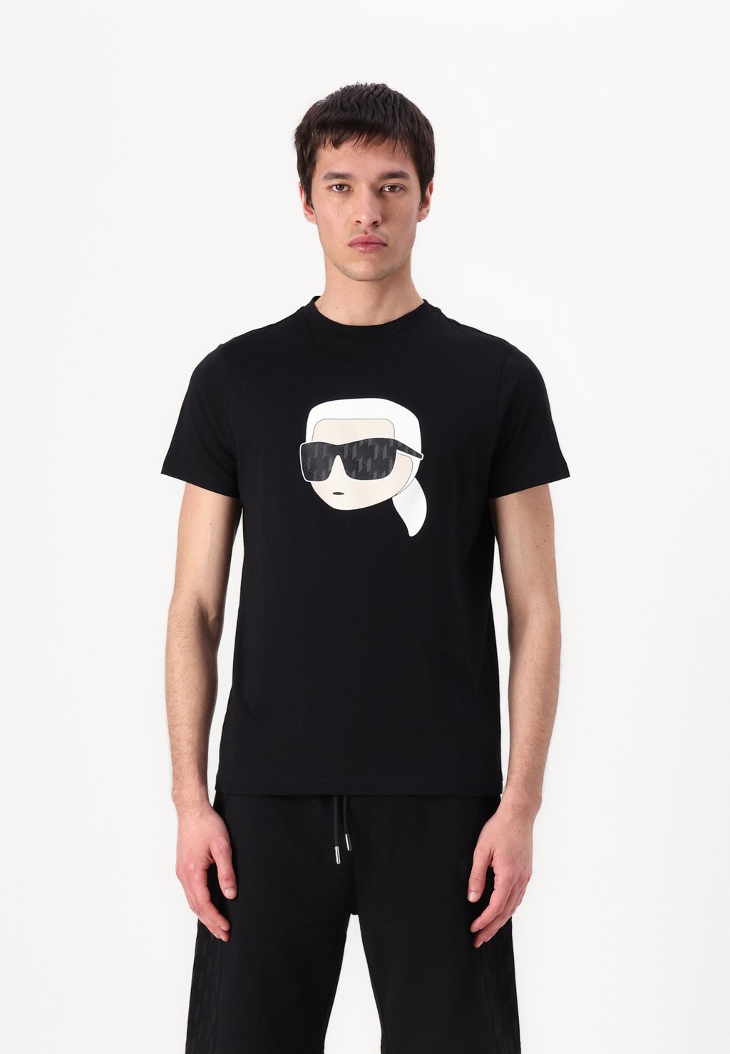 

Футболка с принтом CREW NECK KARL LAGERFELD, черный