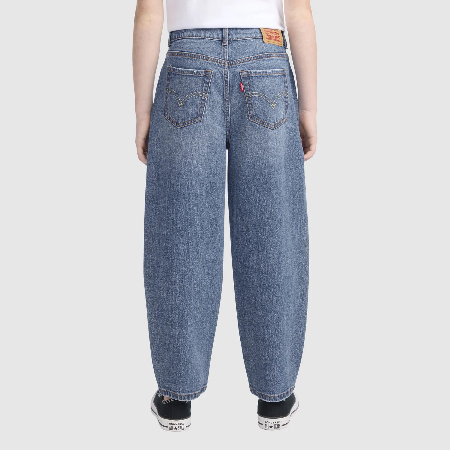 Широкие джинсы-бочонки для девочек 7-16 лет Levi's, Medium Wash — фото 4