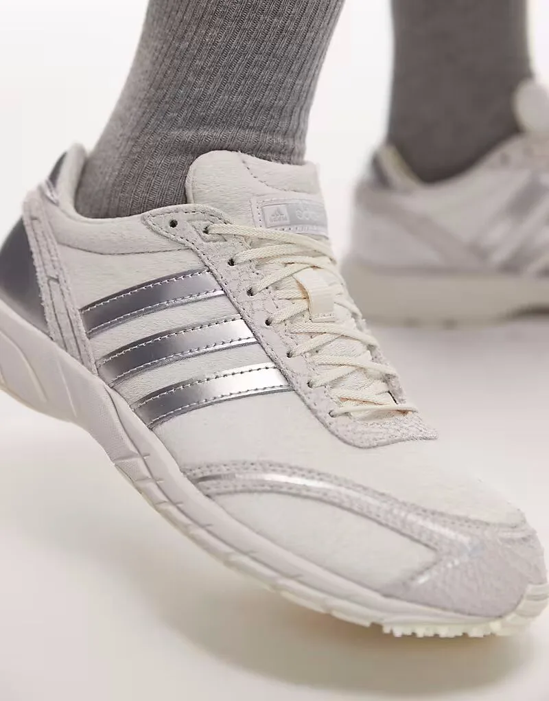 Кроссовки Adidas Originals Adios OG в бело-серебристой расцветке "под конский мех" — фото 3