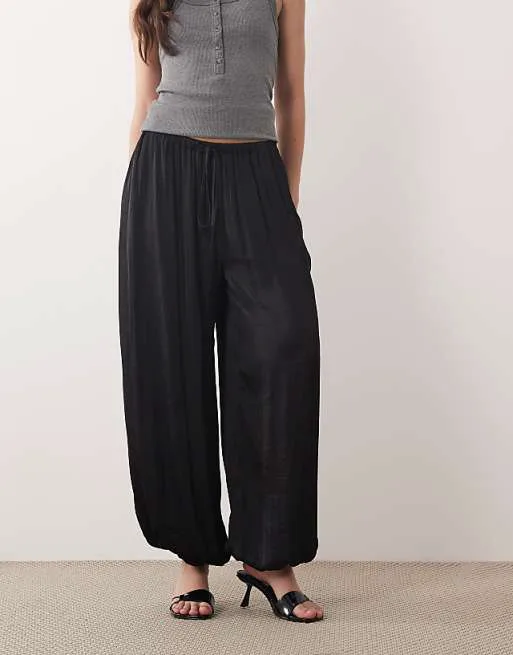 

Черные атласные брюки с завязками на талии Nothing's Child Vida