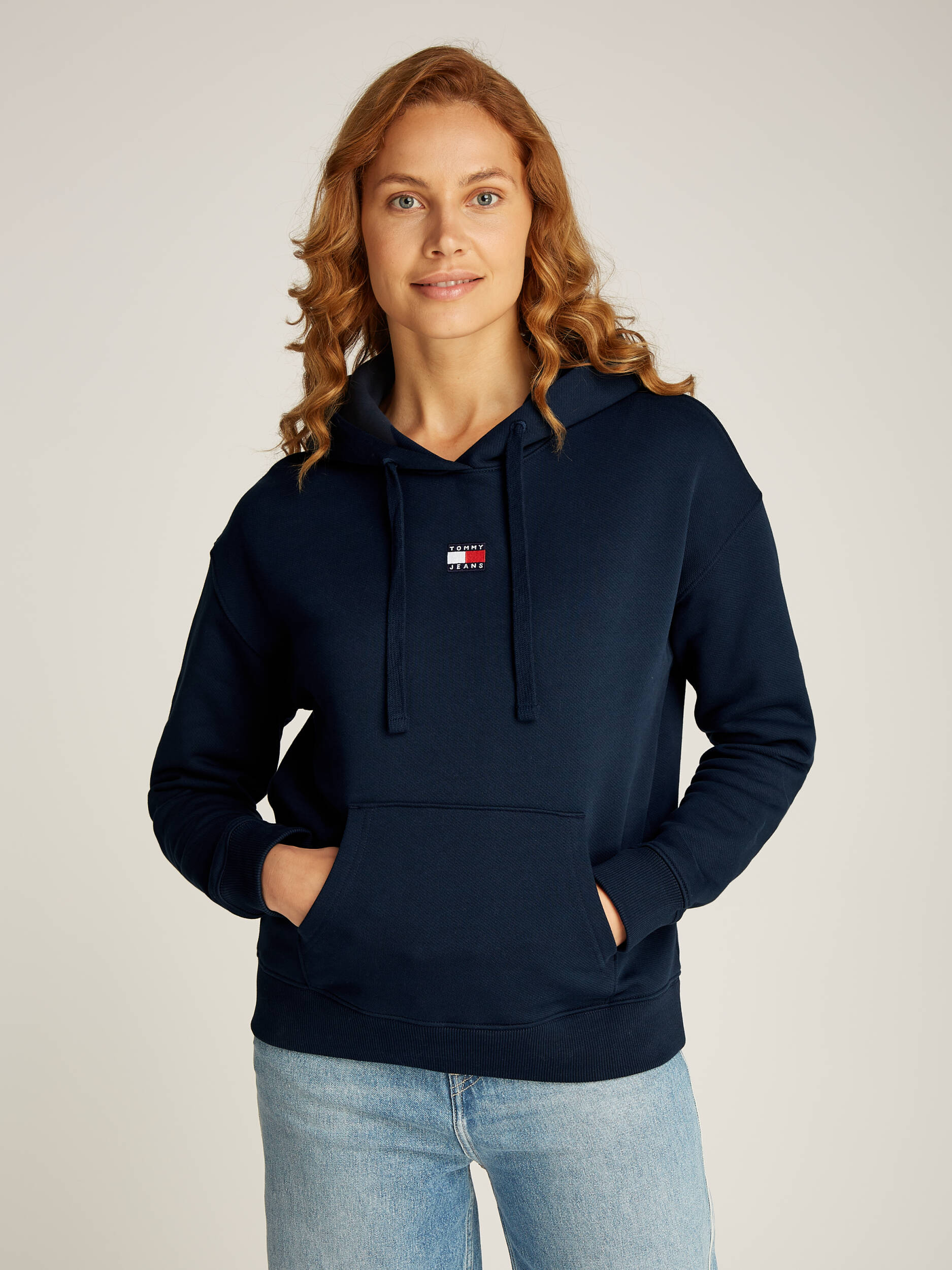 

Толстовка Tommy Jeans Regular Fit, темно-синий